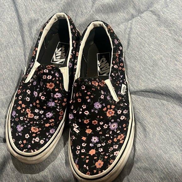 Vans - Picture 1 of 3